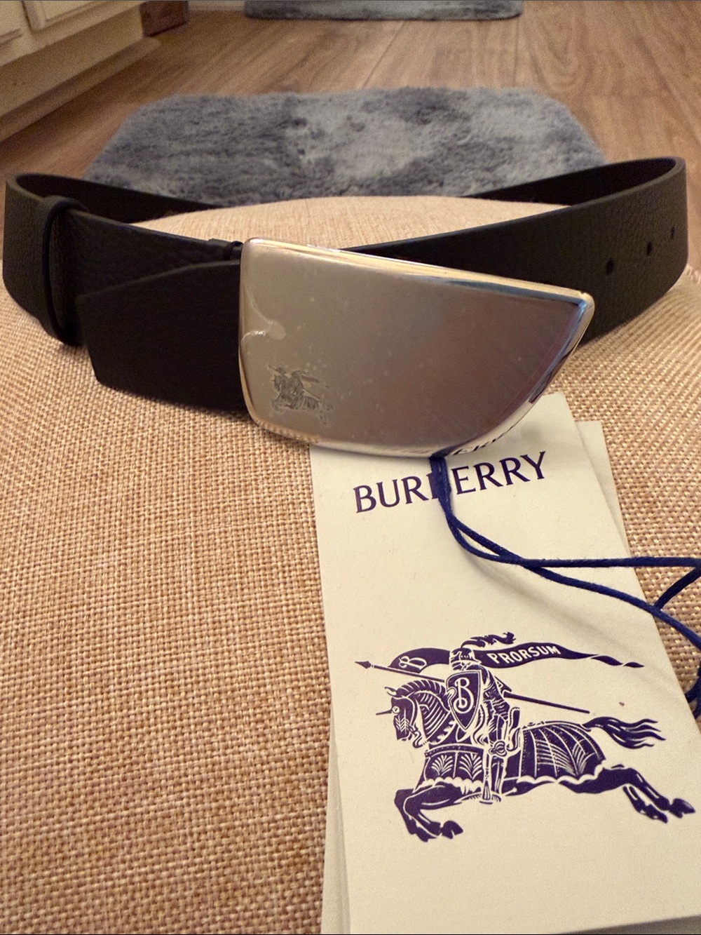 Burberry Sz 95. Signature Shield brushed silver buckle, Black Leather belt. NWT